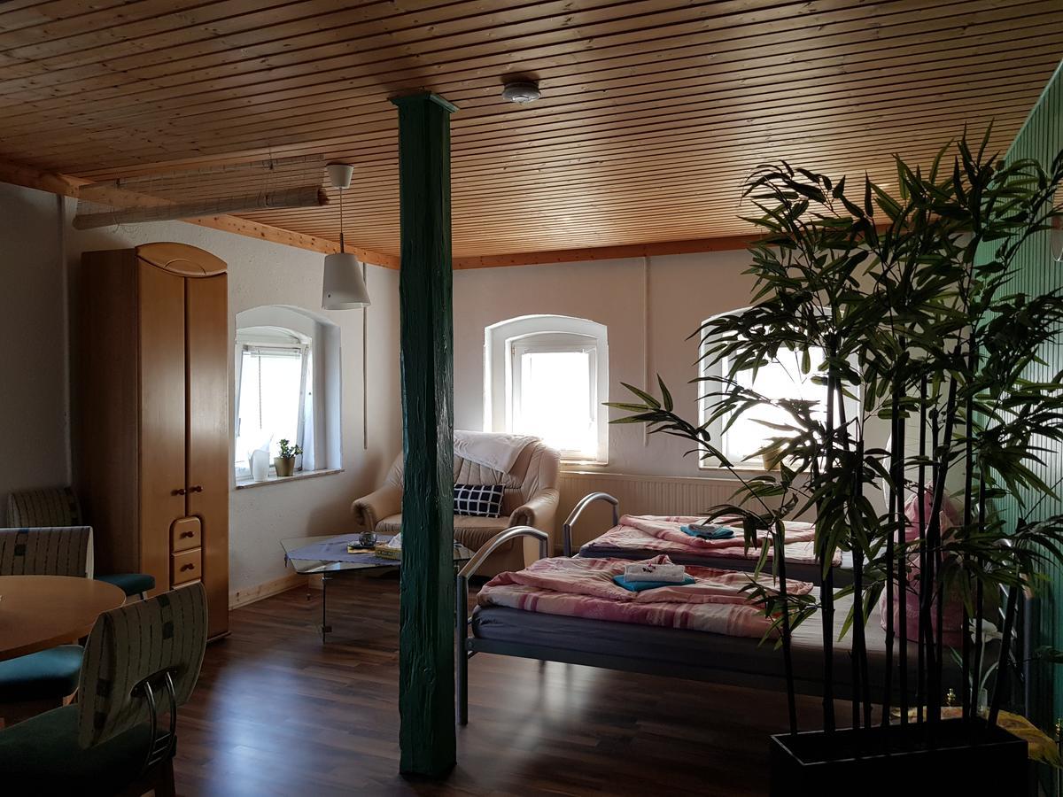 Haus Am Sachsenring Apartment Hohenstein-Ernstthal Bagian luar foto